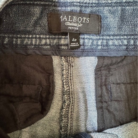 Talbots Signature Flare Classic Fit Jeans Petite Size 4P Medium Wash Denim - Picture 7 of 15